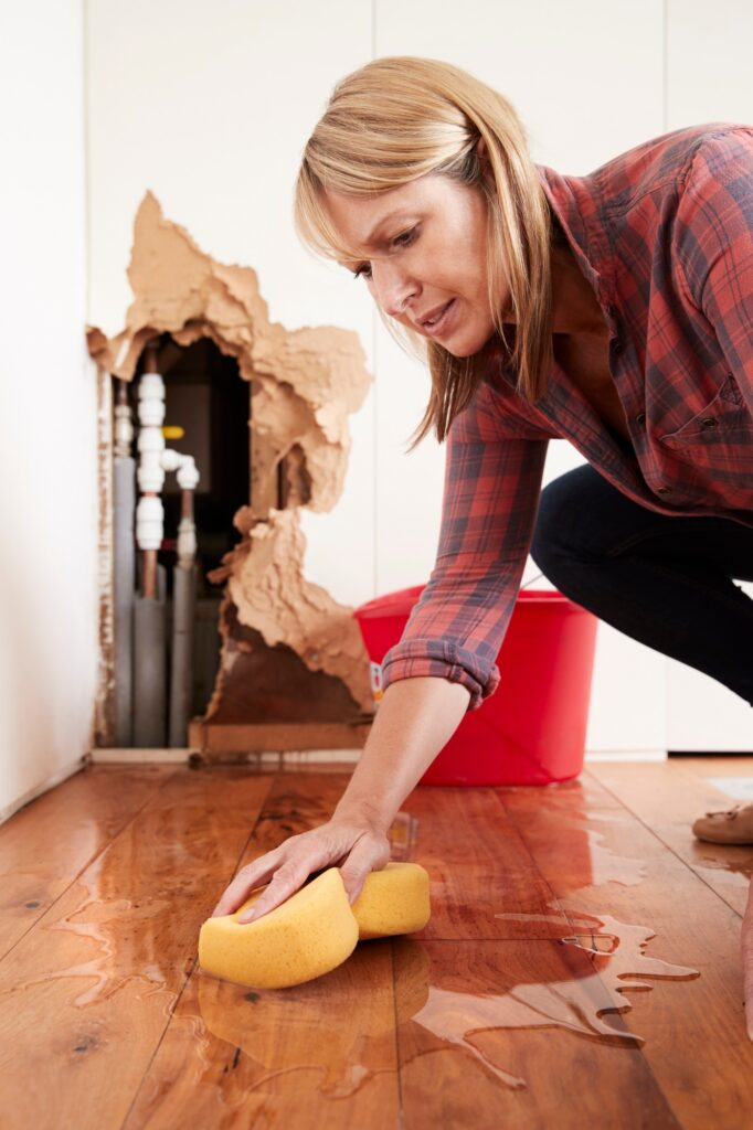 How to Handle Emergency Water Damage After a Pipe Burst